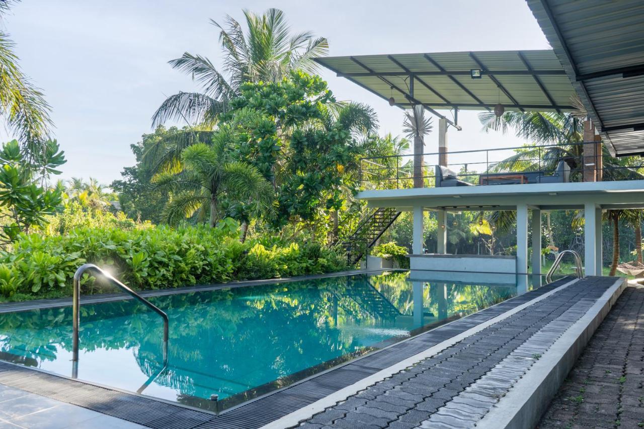 Villa Sarakkuwa Pamunugama Ngoại thất bức ảnh