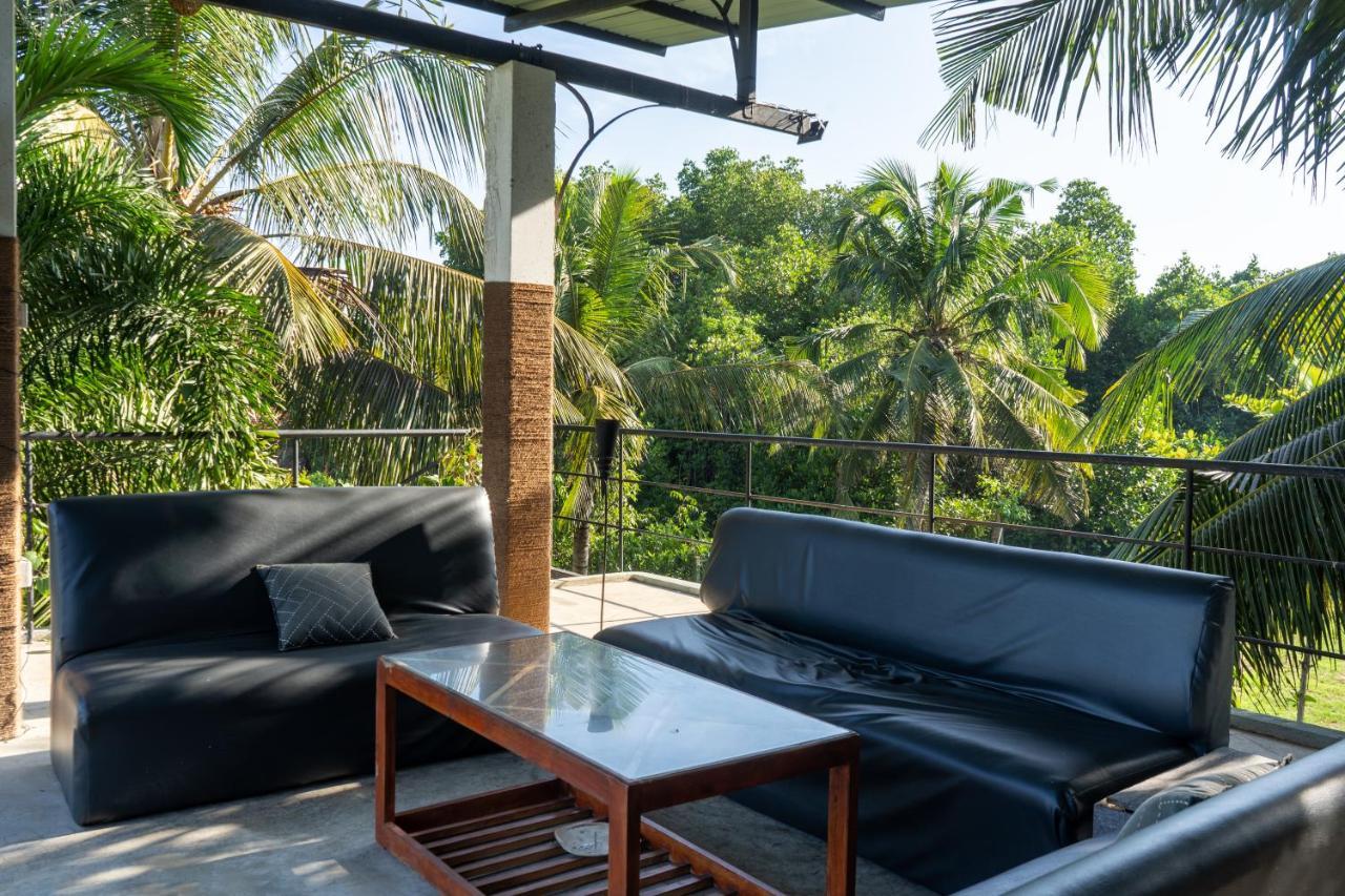Villa Sarakkuwa Pamunugama Ngoại thất bức ảnh
