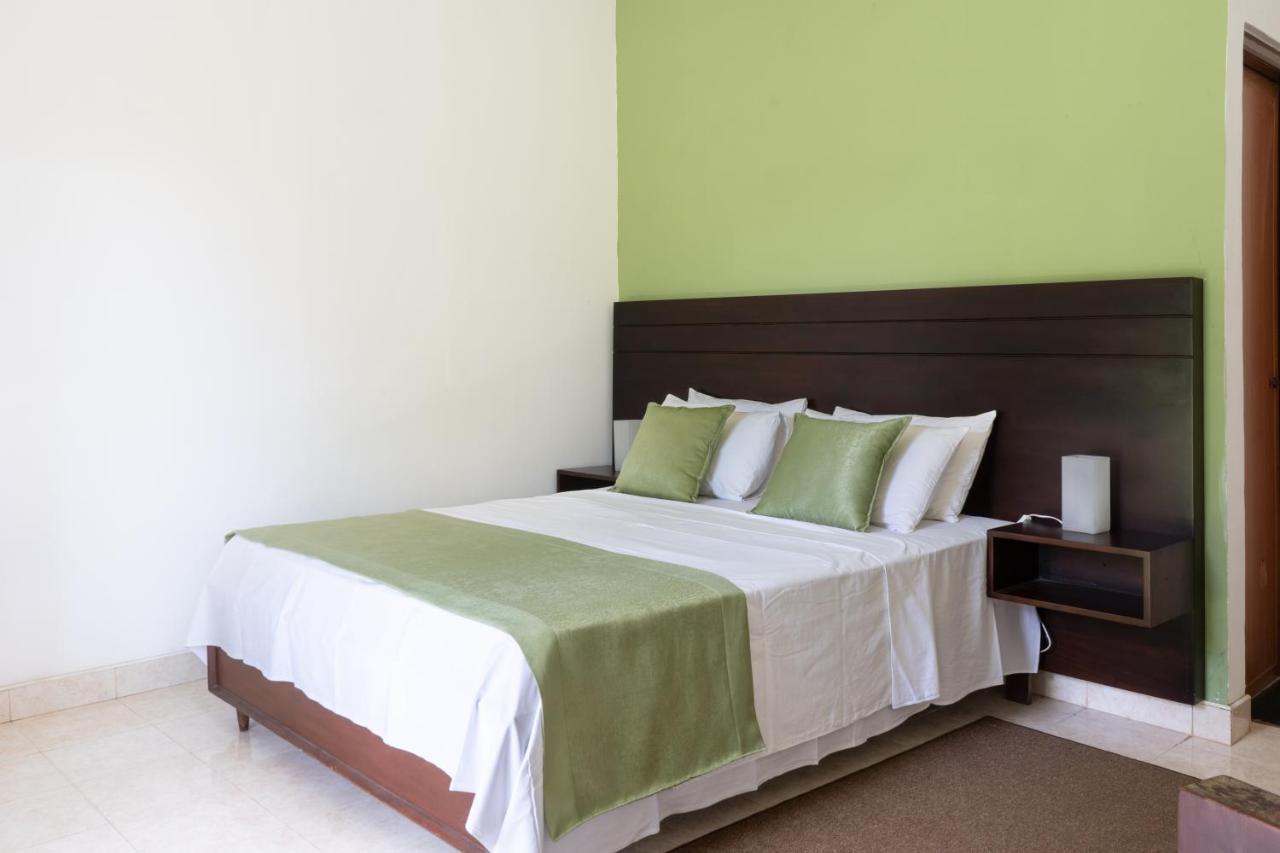 Villa Sarakkuwa Pamunugama Ngoại thất bức ảnh