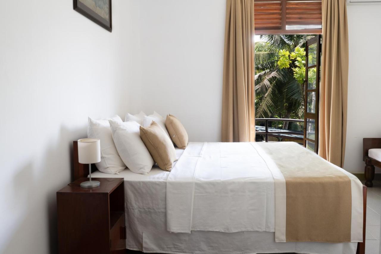 Villa Sarakkuwa Pamunugama Ngoại thất bức ảnh