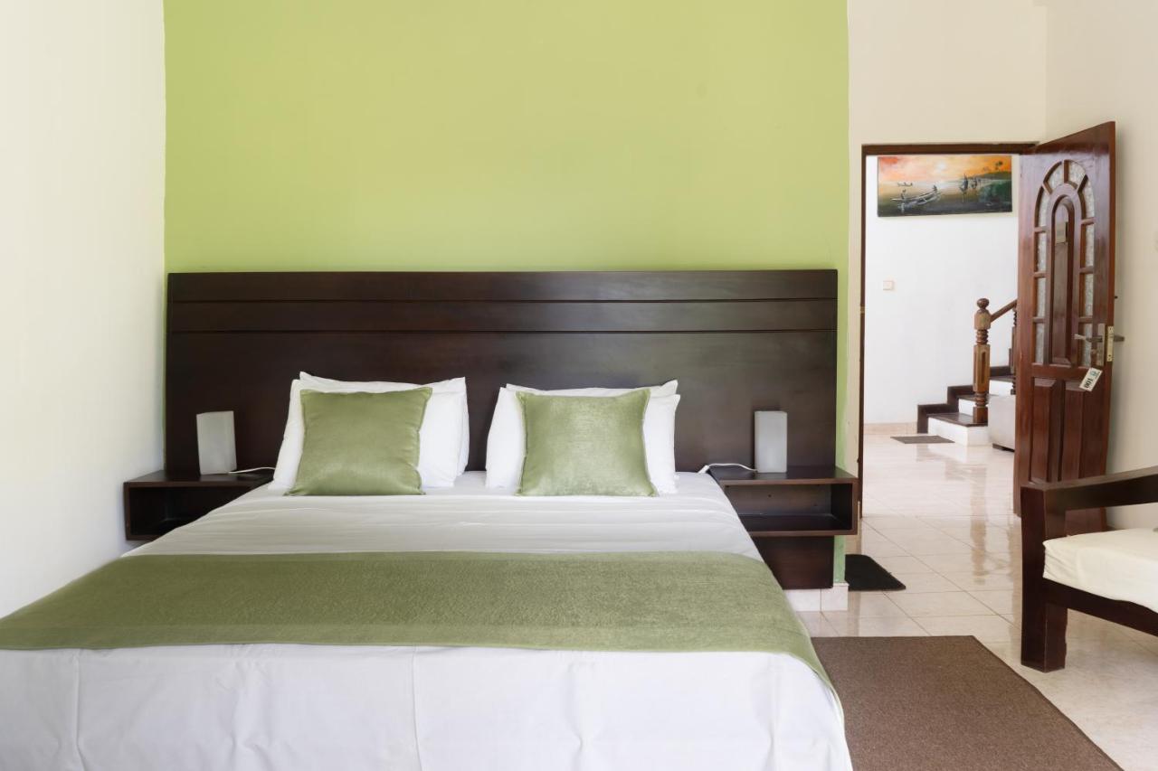 Villa Sarakkuwa Pamunugama Ngoại thất bức ảnh