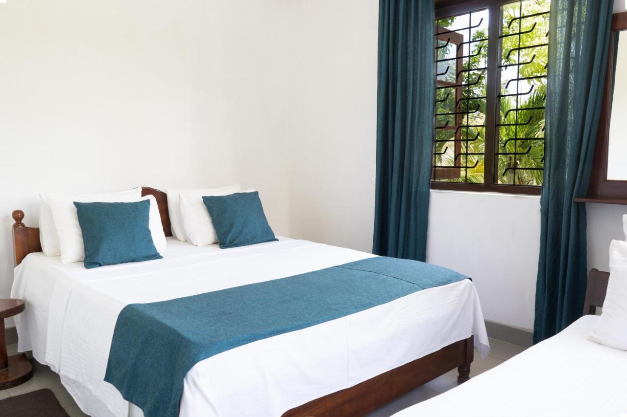 Villa Sarakkuwa Pamunugama Ngoại thất bức ảnh