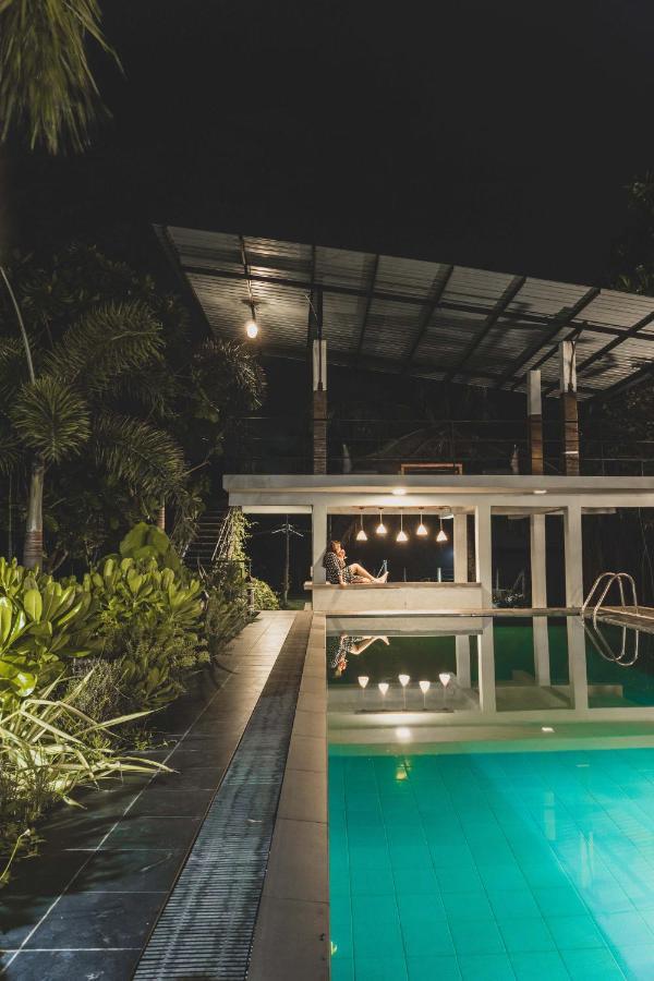 Villa Sarakkuwa Pamunugama Ngoại thất bức ảnh